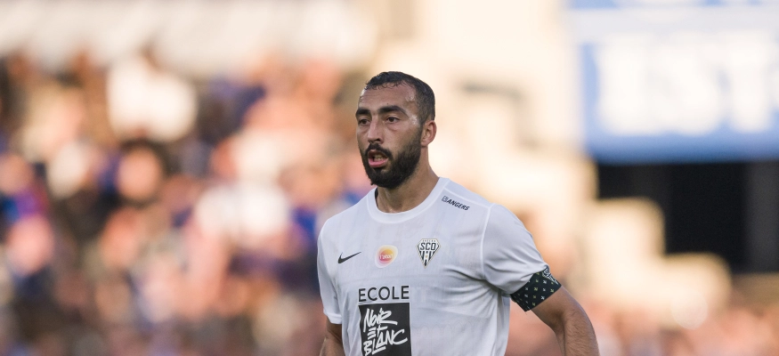 عبدلي الجزائري يوقع رسميًا مع أولمبيك مارسيليا