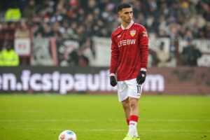 هونيس يعلق على تراجع مستوى الخنوس مع شتوتغارت