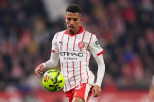 أوناحي يقترب من العودة لجيرونا.. هل يشارك أمام برشلونة؟