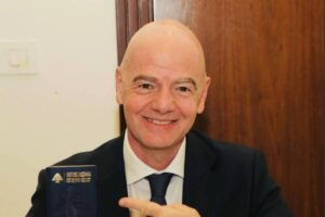 إنفانتينو يحصل على الجنسية اللبنانية خلال زيارته الأخيرة