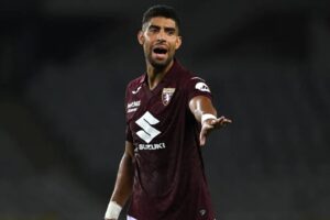 الوصل الإماراتي يقترب من ضم ماسينا المغربي لتعزيز الدفاع