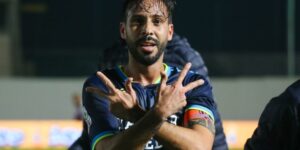 الرجاء الرياضي يرسل رسالة دعم للاعبه السابق محسن متولي