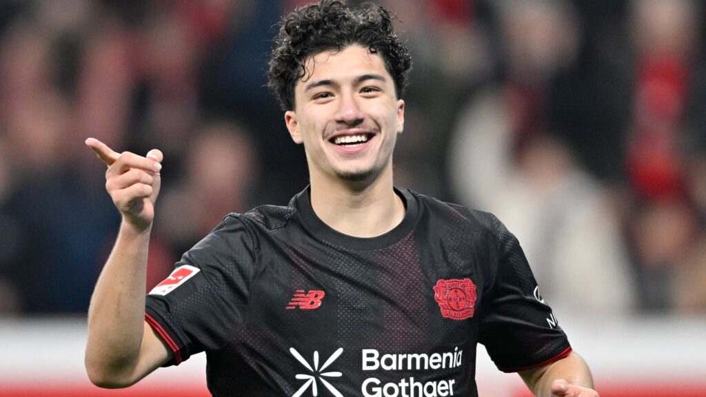 مدرب ليفركوزن يوضح سبب استبدال اللاعب الجزائري إبراهيم مازا