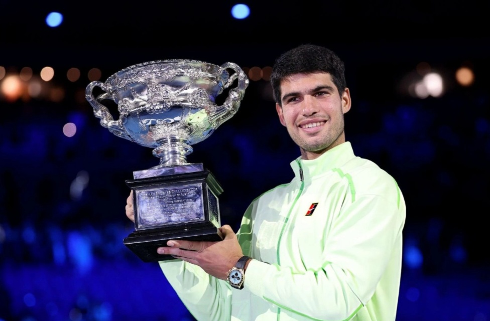 ألكاراز يفوز ببطولة أستراليا المفتوحة ويتخطى ديوكوفيتش