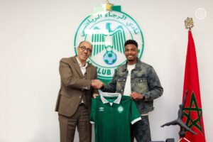 الرجاء الرياضي يعلن ضم أيوب العملود رسميًا