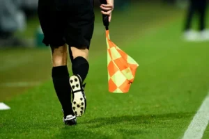 الاتحاد المصري يشطب حكمين ويوقف ناديًا سنة كاملة