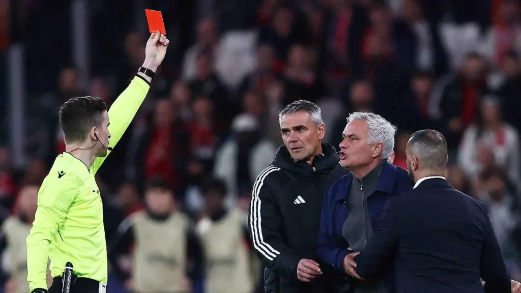 مورينيو يُطرد في مباراة بنفيكا وريال مدريد بسبب فينيسيوس