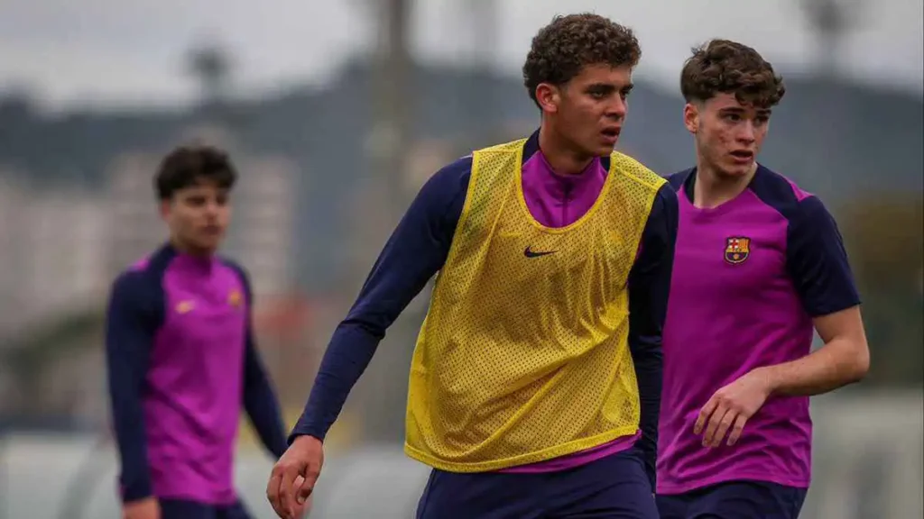 حمزة عبد الكريم المصري يقترب من أول ظهور رسمي مع برشلونة