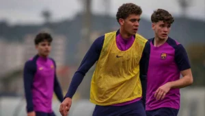 حمزة عبد الكريم المصري يظهر بقميص برشلونة لأول مرة