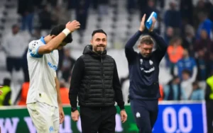 دي زيربي يوضح حالة أكرد قبل مواجهة مارسيليا وباريس