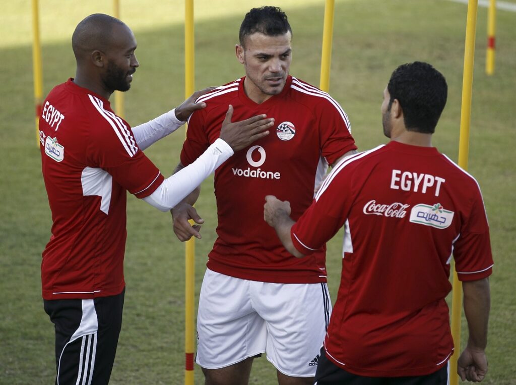 الأمن يلقي القبض على عمرو زكي بمطار القاهرة