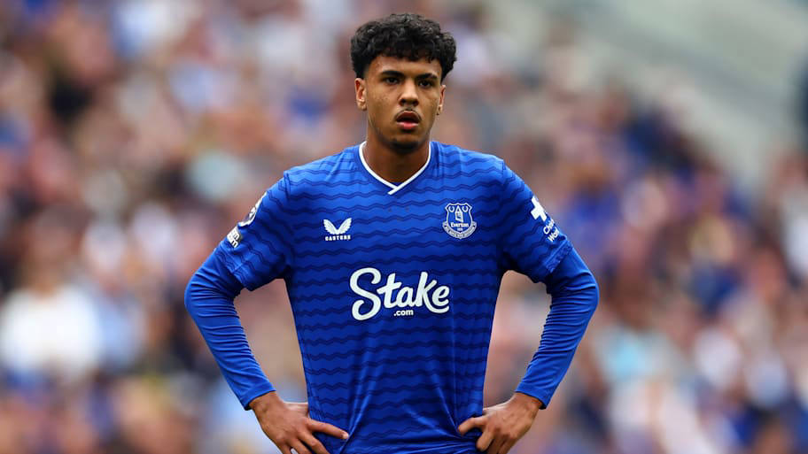 الصحافة الإنجليزية تنتقد مويس لتصريحاته حول أزنو ورول