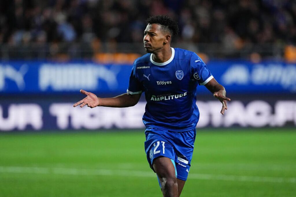 بنطيب المغربي يعتلي صدارة هدافي "الليغ 2" بهدفين