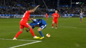 ركلة جزاء غريبة تشعل الجدل في مباراة كأس الملك بإسبانيا