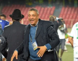 لجنة الأخلاقيات توقف إداري الرجاء رضوان الطنطاوي مباراتين