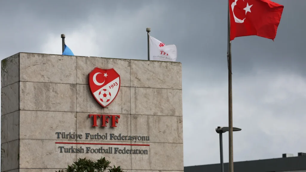اعتقال 32 شخصًا بتركيا بقضية تلاعب بمباريات الدوري