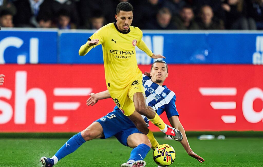 أوناحي يعود بتمريرة حاسمة في مباراة التعادل أمام ألافيس