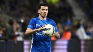 الواحدي يسجل ويقود جينك للفوز على سانت تروند بالدوري