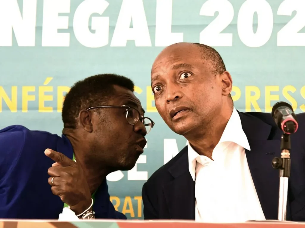 "الكاف" يعلن رحيل فيرون وتعيين أدامو أميناً عاماً مؤقتًا