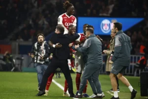 موناكو يسحق سان جيرمان بثلاثية قبل دوري الأبطال