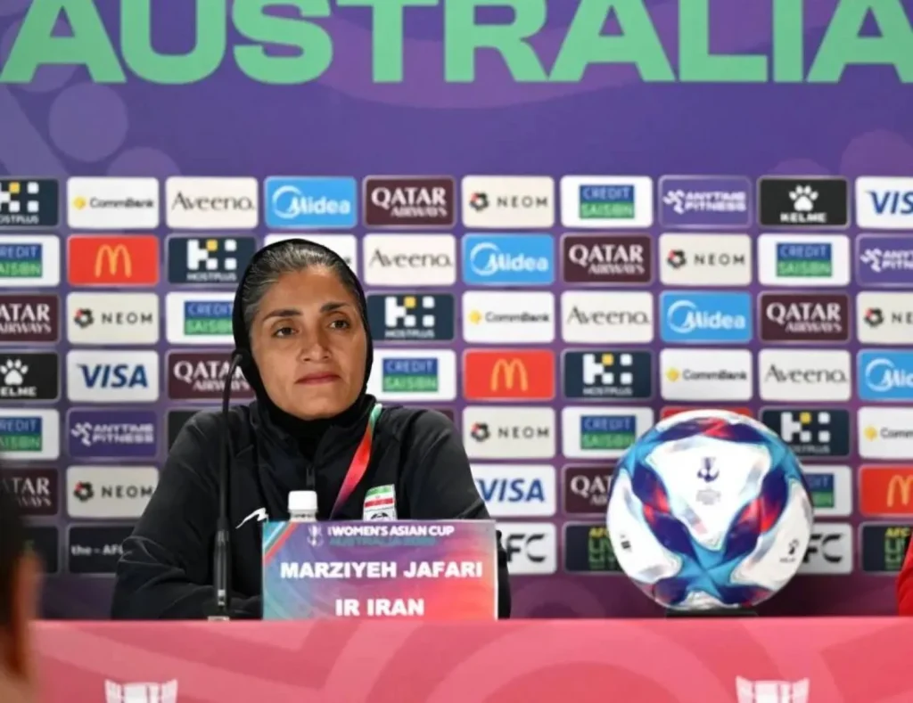 مدربة إيران: تعليقات إعلامية أثرت على لاعبات أستراليا