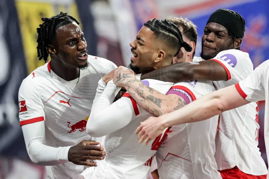 لايبزيغ يسحق هوفنهايم بخماسية ويعزز آماله الأوروبية