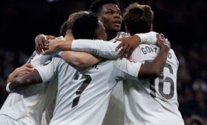 إلتشي وريال مدريد يجريان 6 تبديلات غير مسبوقة بالمباراة.