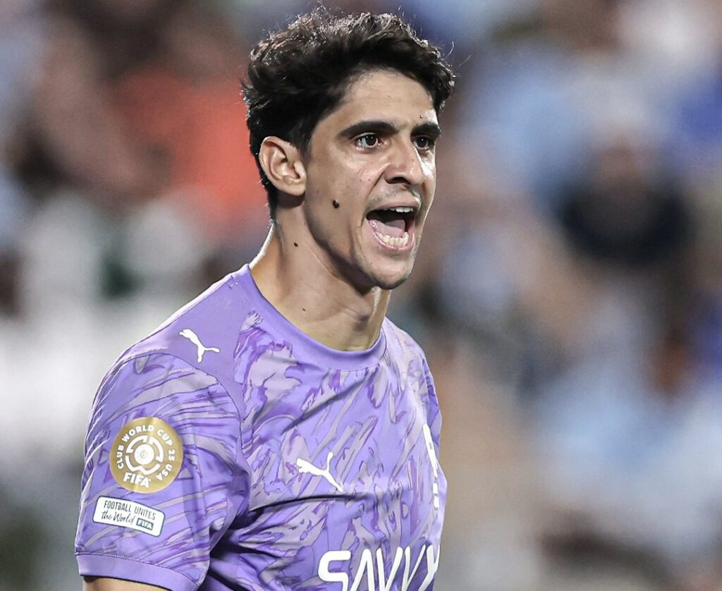 ريفر بليت يتفاوض مع بونو للانضمام إليه