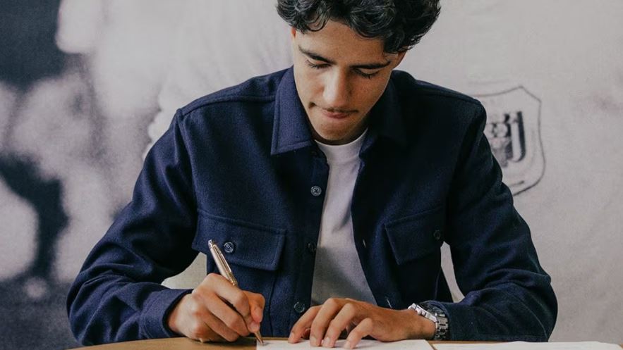 أندرلخت البلجيكي يوقع عقدًا احترافيًا مع المغربي لوغماني