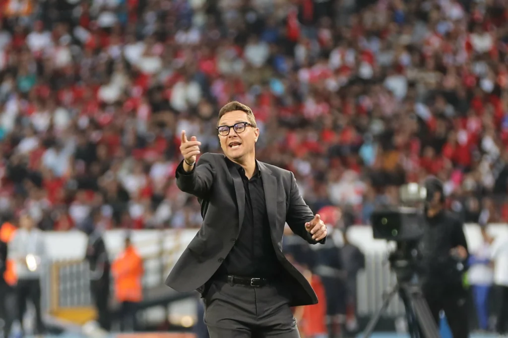 الوداد الرياضي يعلن رسميا إنهاء عقد المدرب بنهاشم