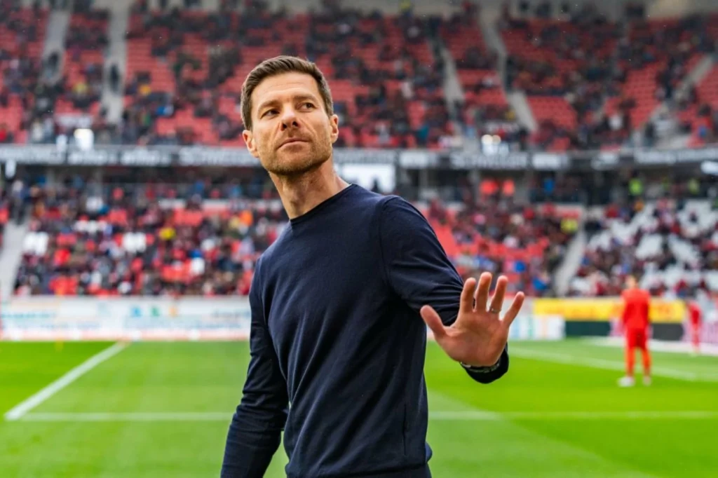 ألونسو يشترط صلاحيات واسعة لتدريب ليفربول