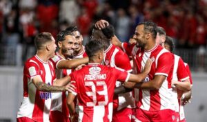 جماهير الوداد تهاجم الإدارة بعد الإقصاء وتطالب برحيل المدرب.