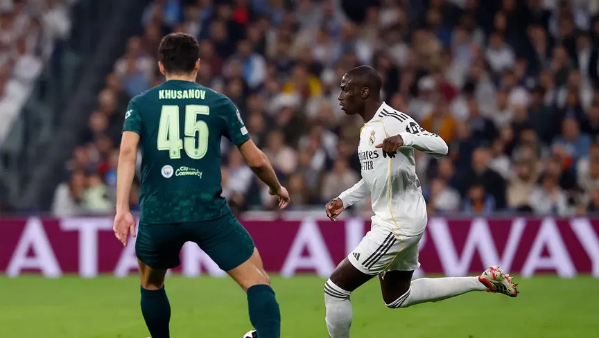 ريال مدريد يعلن إصابة ميندي بتمزق عضلي بالفخذ