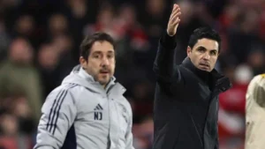 آرسنال: مكافآت مالية لمدرب الكرات الثابتة مقابل الأهداف