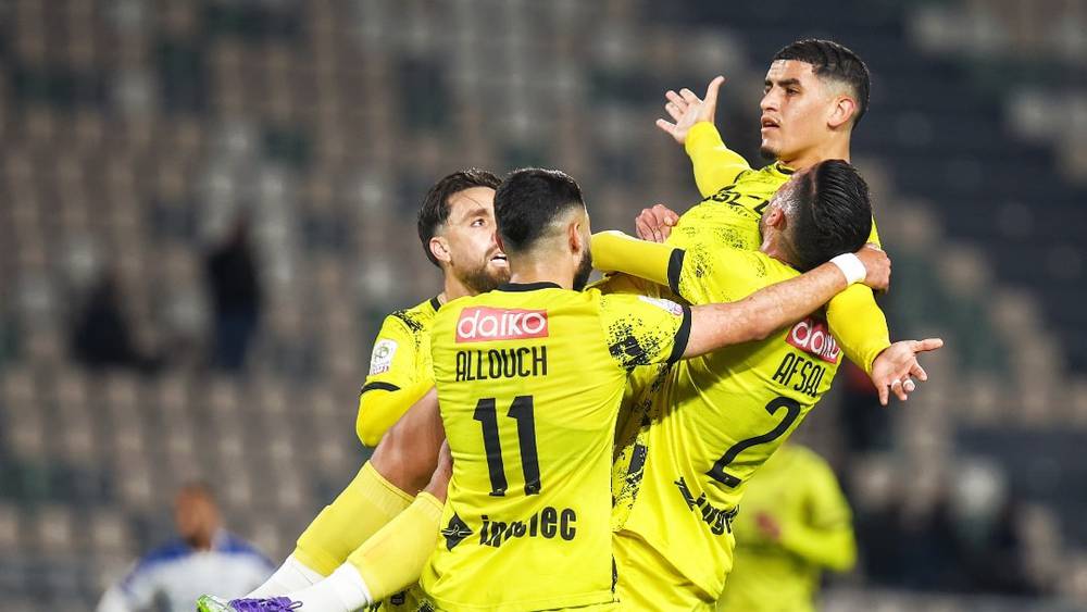 المغرب الفاسي يفوز على أولمبيك الدشيرة 2-0 خارج الديار
