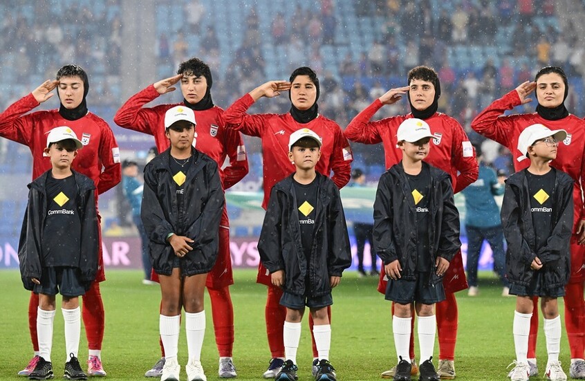 هروب 5 لاعبات إيرانيات.. وترامب يعرض اللجوء للاعبات