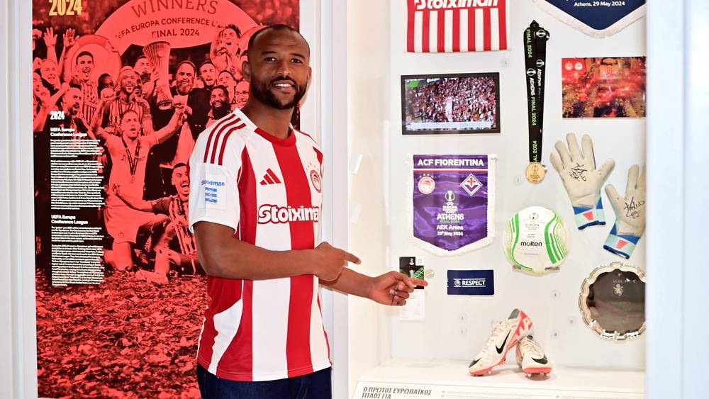 أولمبياكوس يعلن تجديد عقد الكعبي المغربي رسميًا