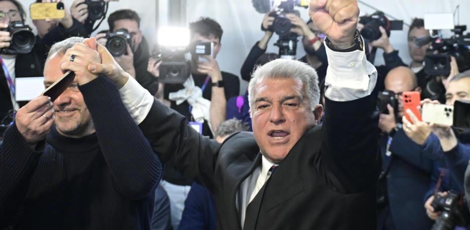 لابورتا يفوز برئاسة برشلونة لولاية جديدة رسميًا