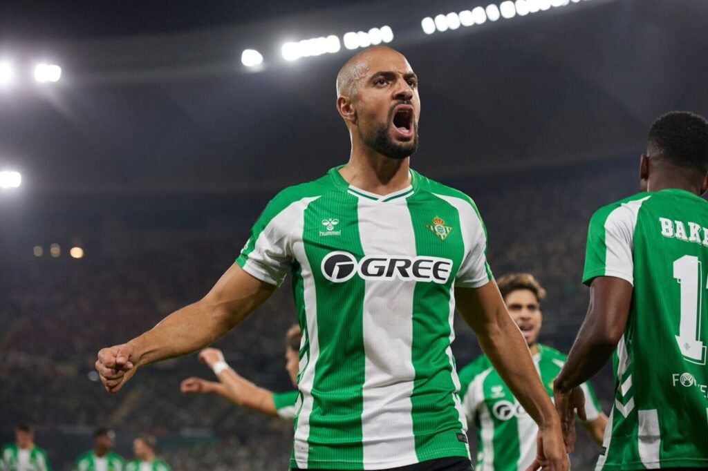 أمرابط والزلزولي يقودان بيتيس لفوز على باناثينايكوس