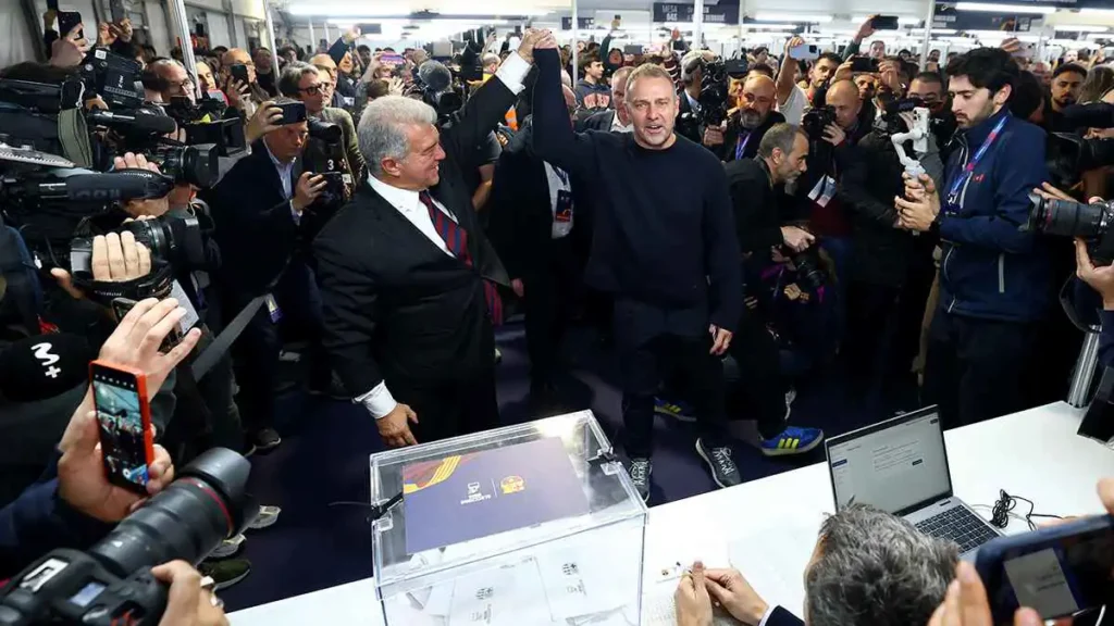 لابورتا يتقدم في انتخابات برشلونة الأولية على فونت