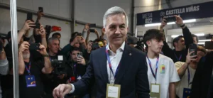 فونت يهاجم لابورتا ويتهمه بـ"إرباك المصوتين"