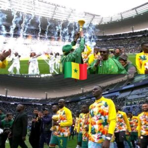 السنغال تحتفل بـ "كأس أفريقيا" المسروقة رغم قرار "الكاف"