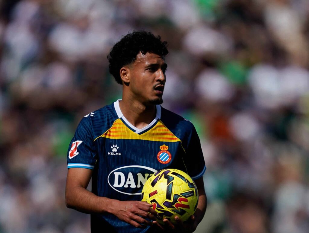 إسبانيول يدين تعرض لاعبه الهلالي للإساءة العنصرية