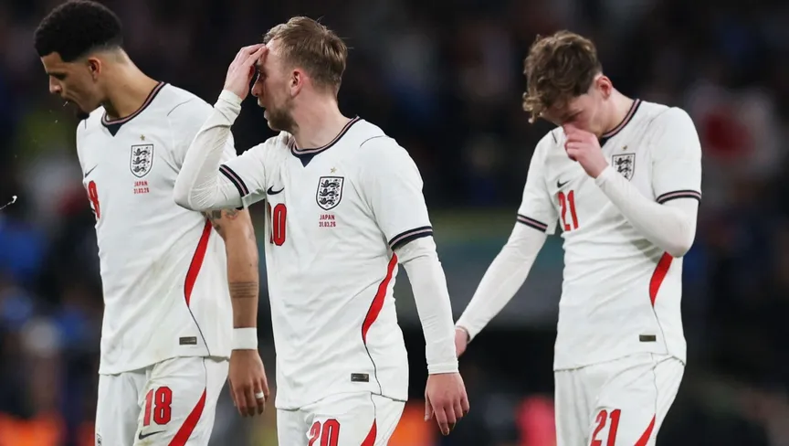 اليابان تفاجئ إنجلترا وتفوز بهدف قاتل في ويمبلي