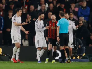 مانشستر يونايتد يتعادل مع بورنموث (2-2) بالدوري الإنجليزي