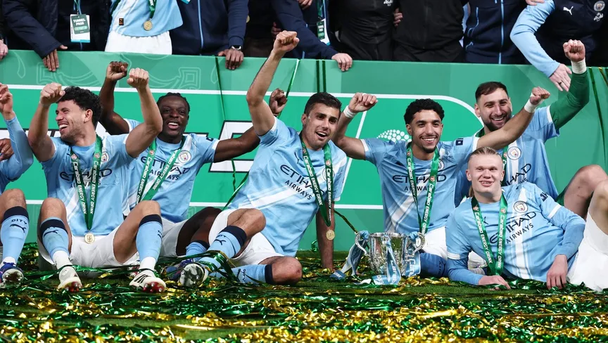 مرموش يتوّج بلقبه الأول مع مانشستر سيتي في كأس الرابطة