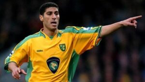 يوسف السفري.. من الرجاء والمنتخب إلى التدريب والقيادة