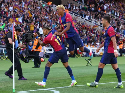 فليك يعلن تشكيلة برشلونة الأساسية لمواجهة أتلتيكو مدريد