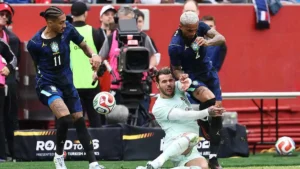 برشلونة يتلقى صدمة بإصابة رافينيا وإبعاده عن الملاعب