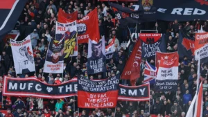 مانشستر يونايتد يرفع أسعار التذاكر.. غضب جماهيري يشتعل